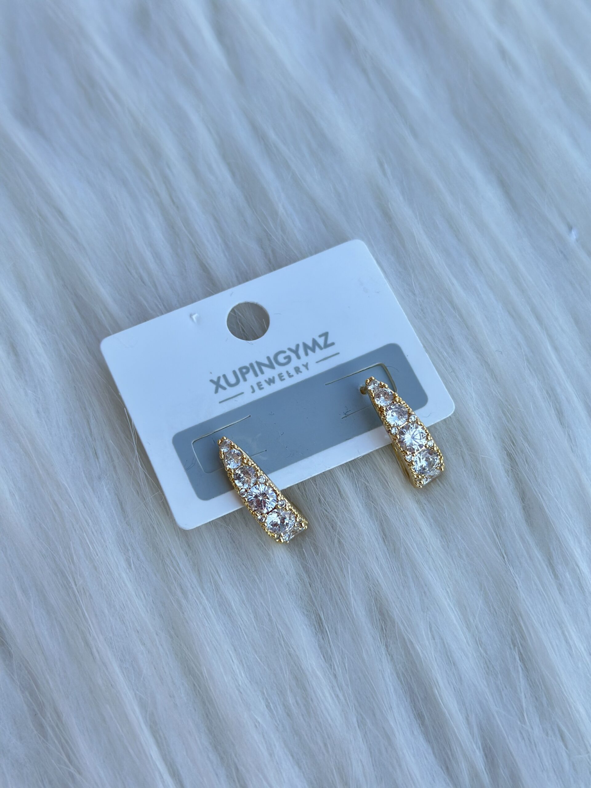 Vip  taşlı küpe gold