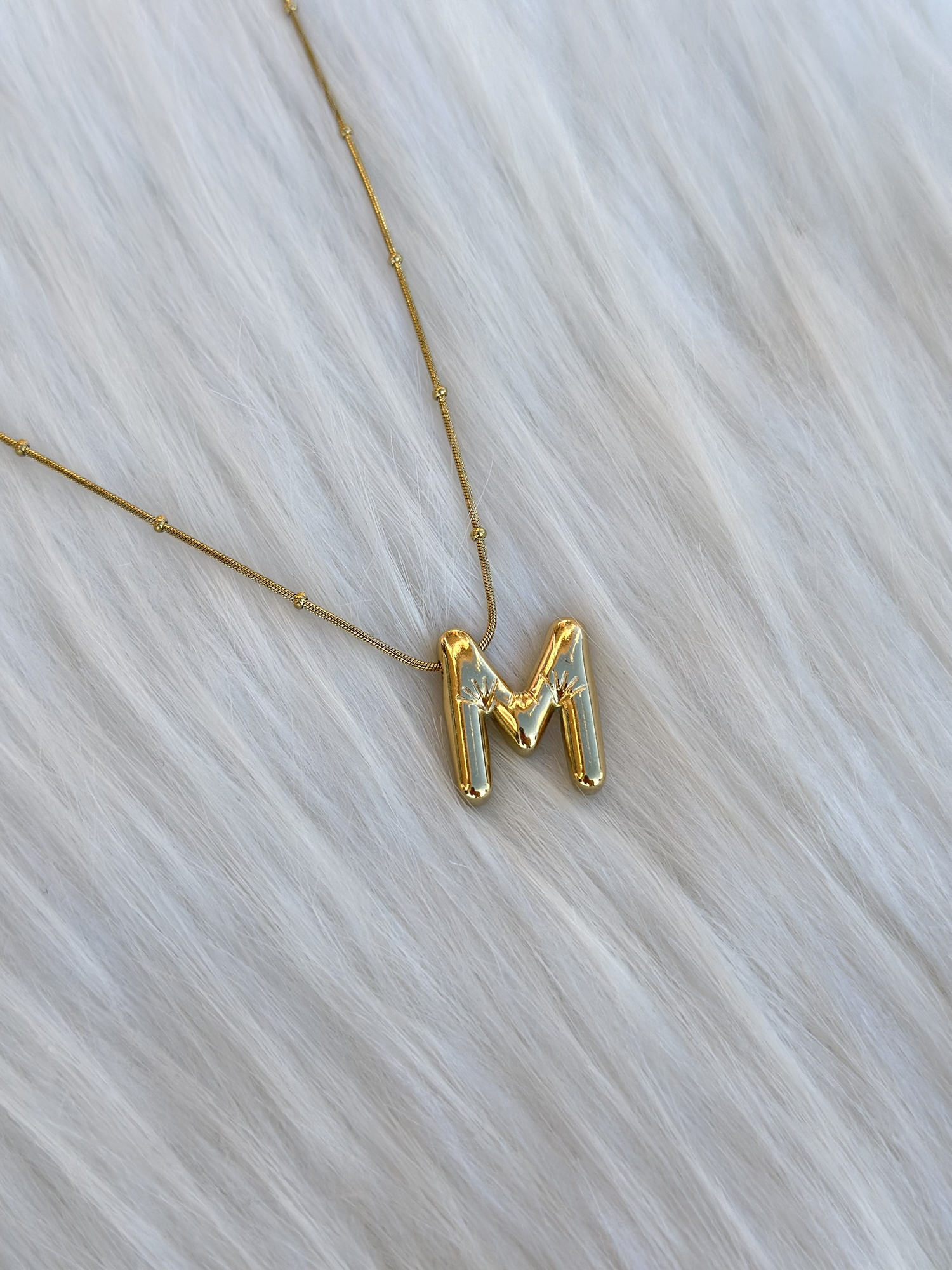M HARFİ GOLD KOLYE