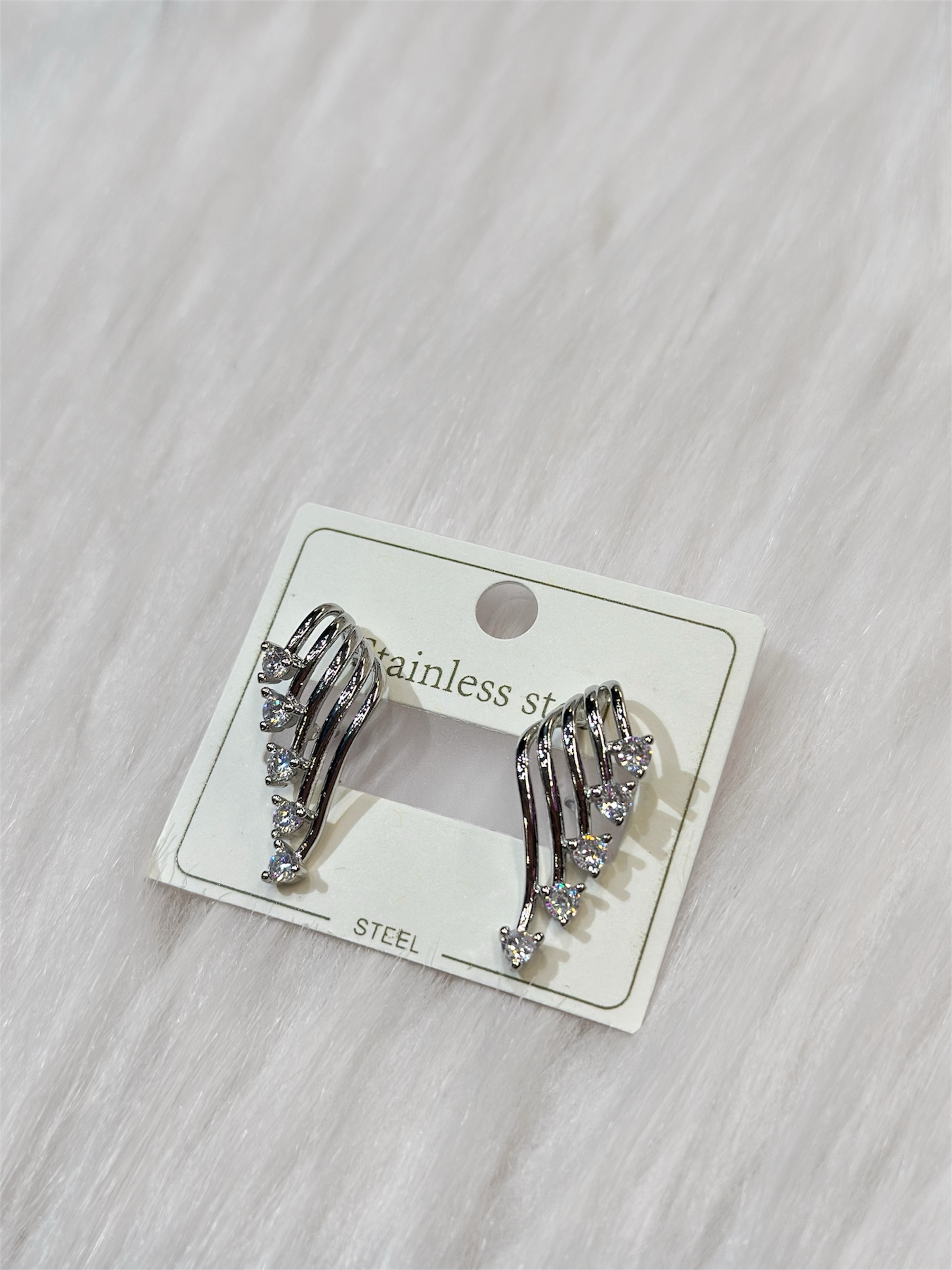 Trend taşlı kelebek silver küpe