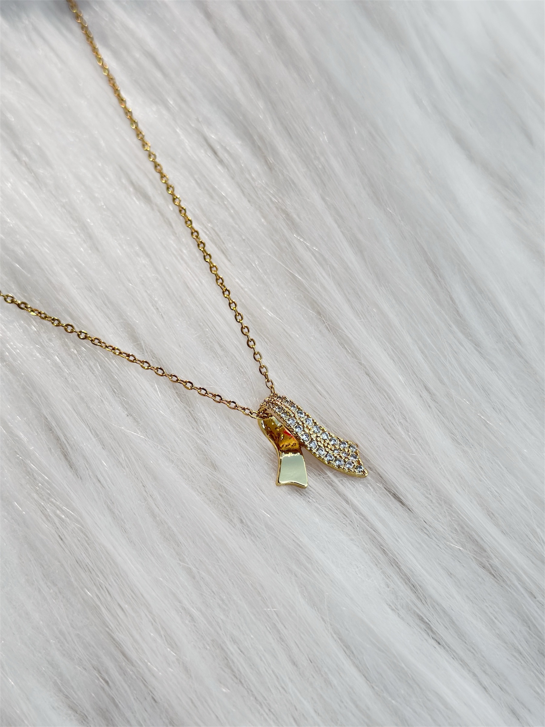 Trend taşlı gold kolye