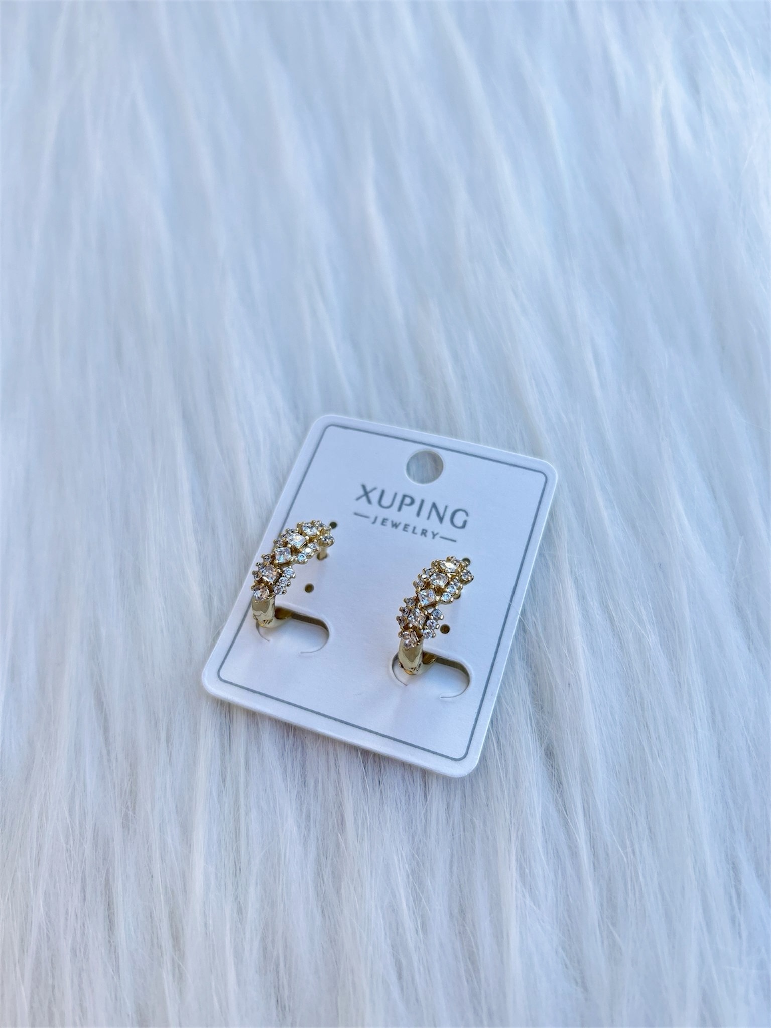 Xuping Taşlı gold küpe